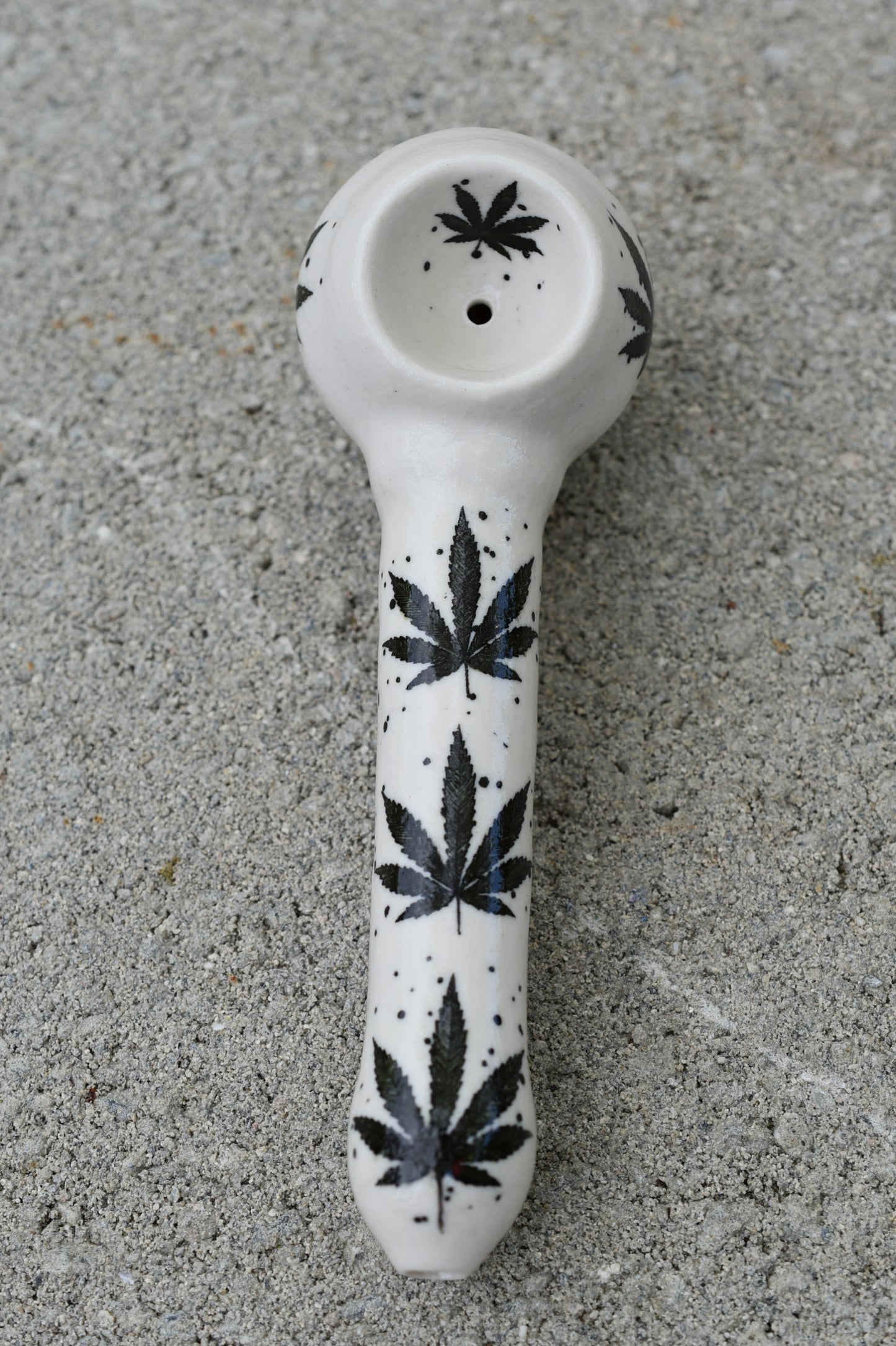 Cannabis Leaf, Large Pipe