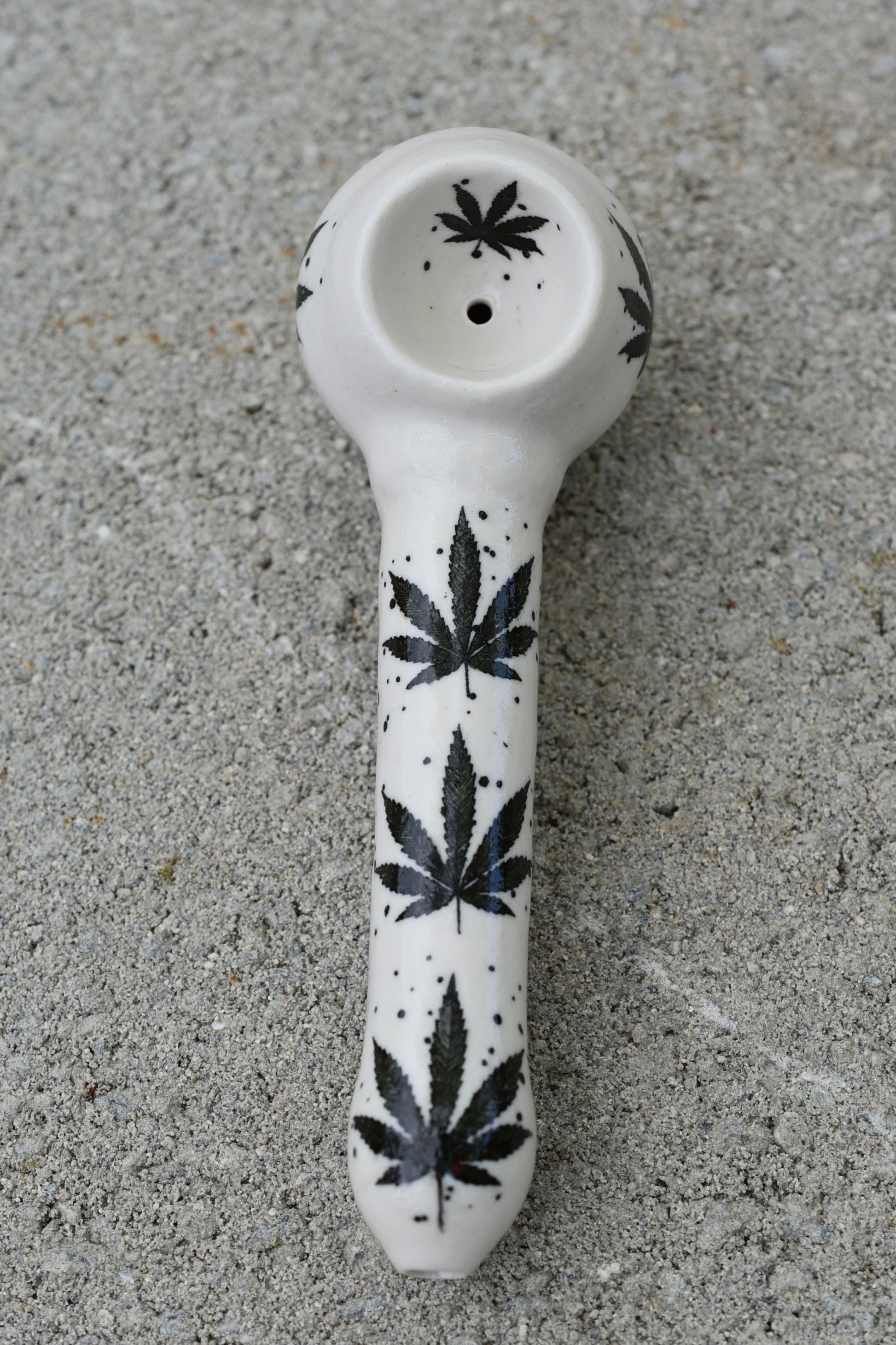 Cannabis Leaf, Large Pipe – Pacific Ocean Pipes