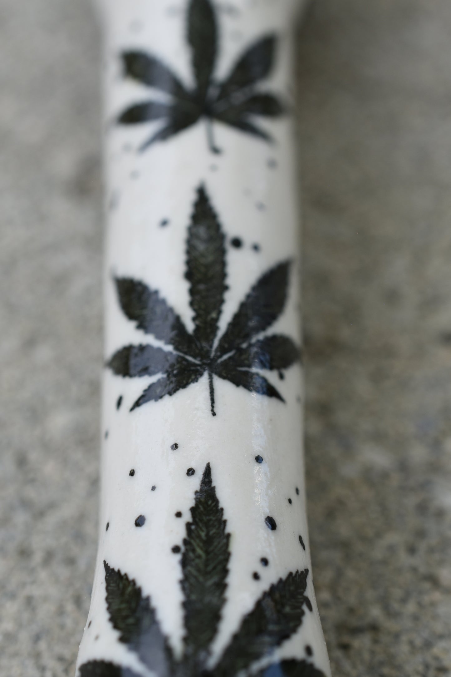 Cannabis Leaf, Large Pipe