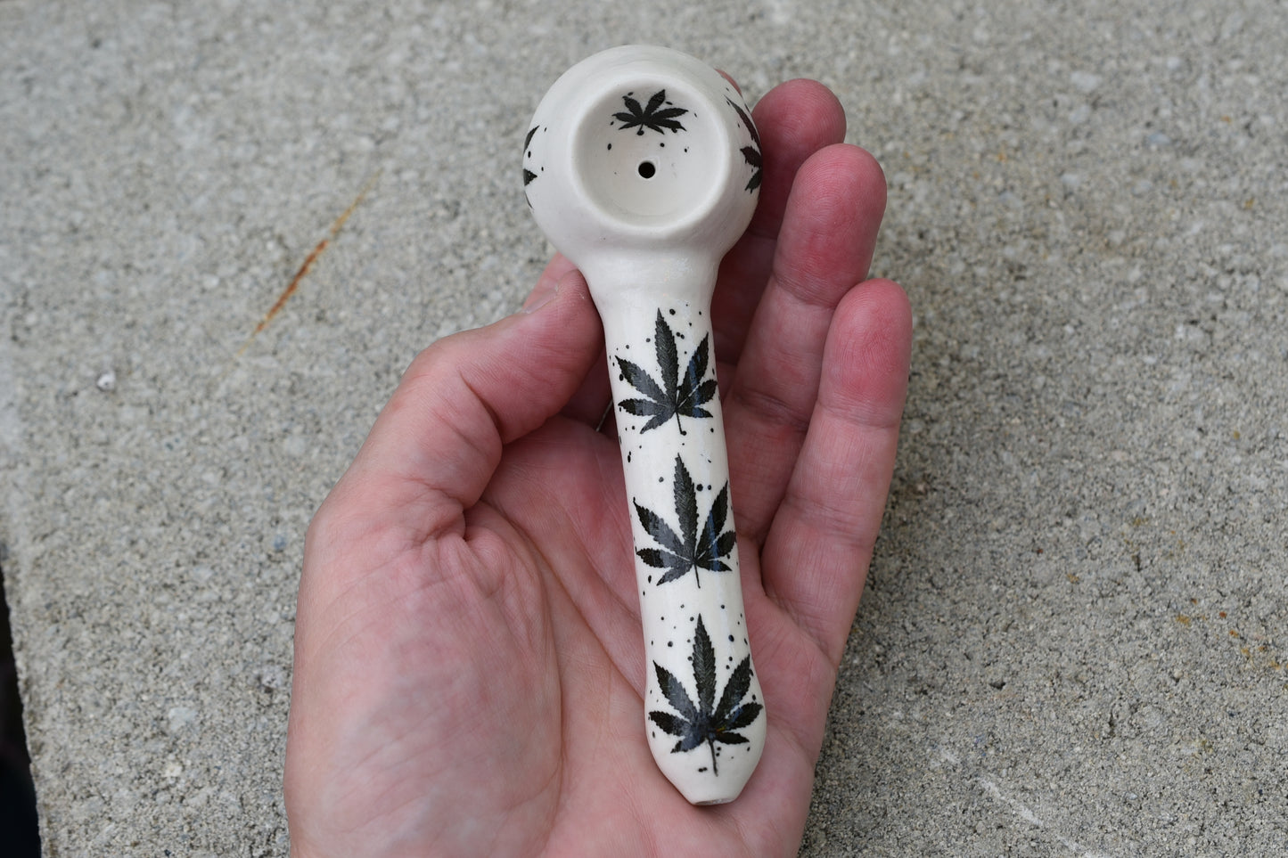 Cannabis Leaf, Large Pipe