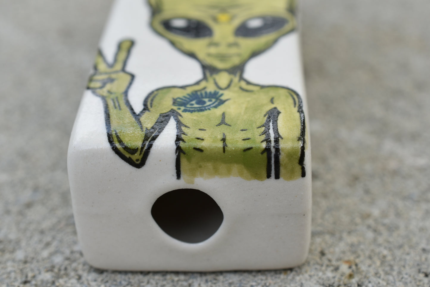 Space Alien Peace Sign, Rectangular Pipe