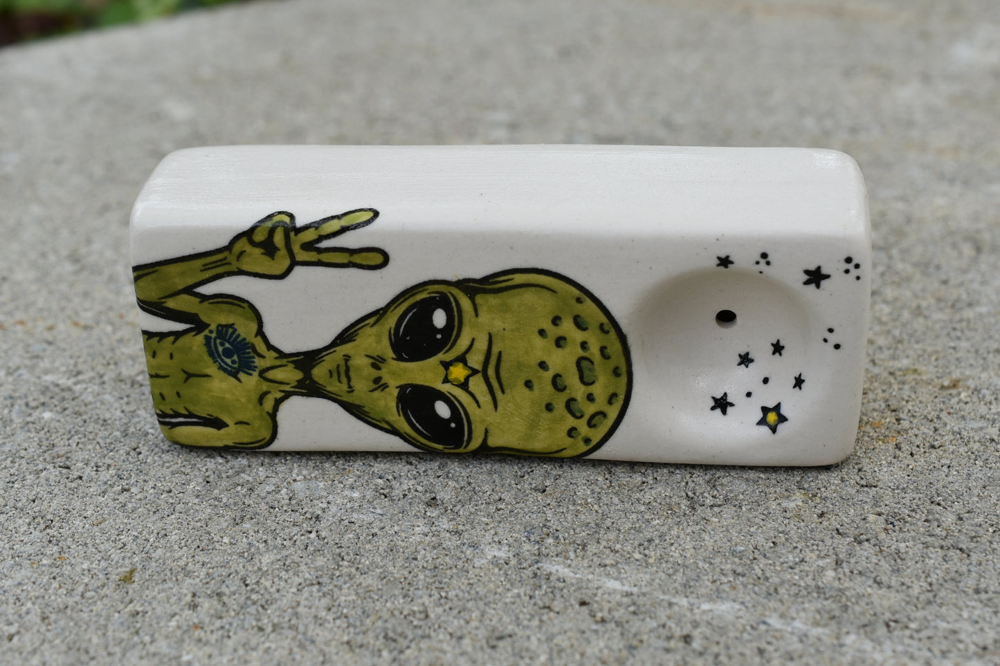 Space Alien Peace Sign, Rectangular Pipe