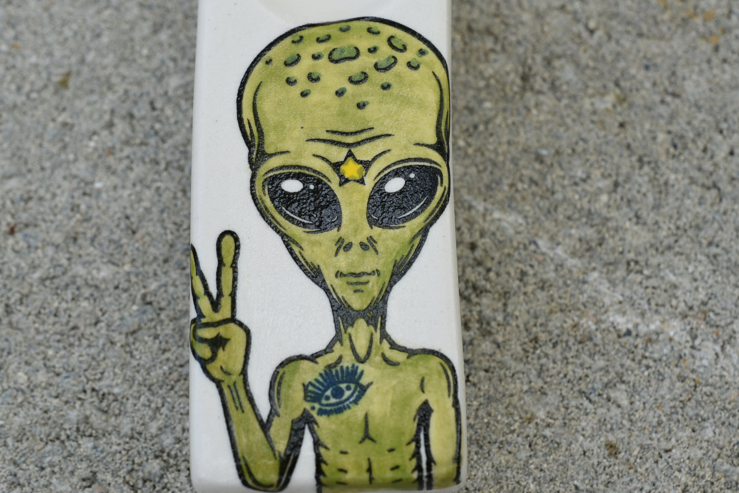 Space Alien Peace Sign, Rectangular Pipe