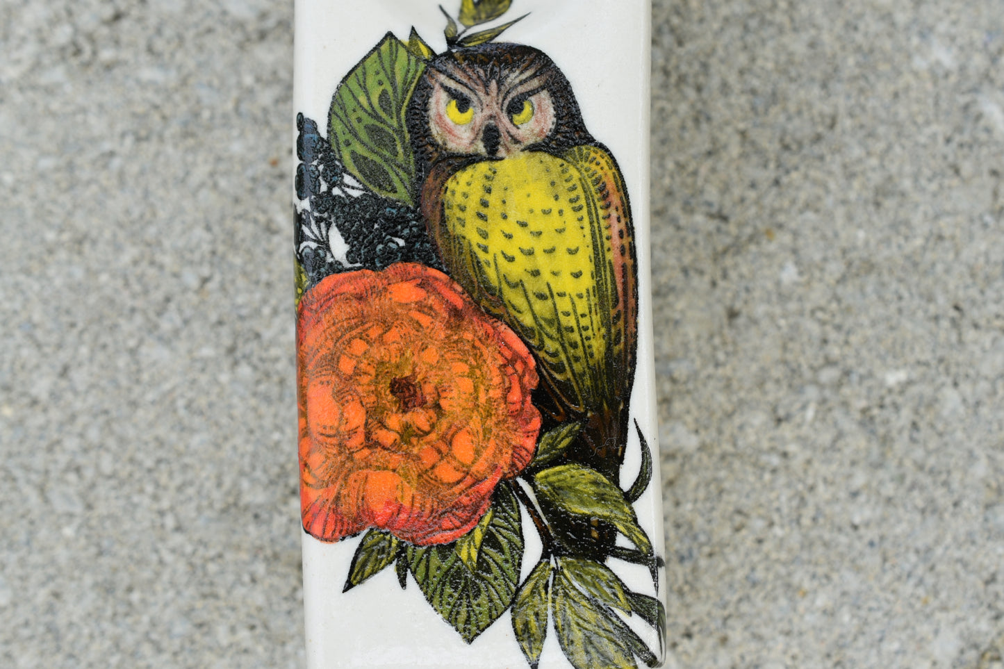 Owl and Flowers, Rectangular Pipe