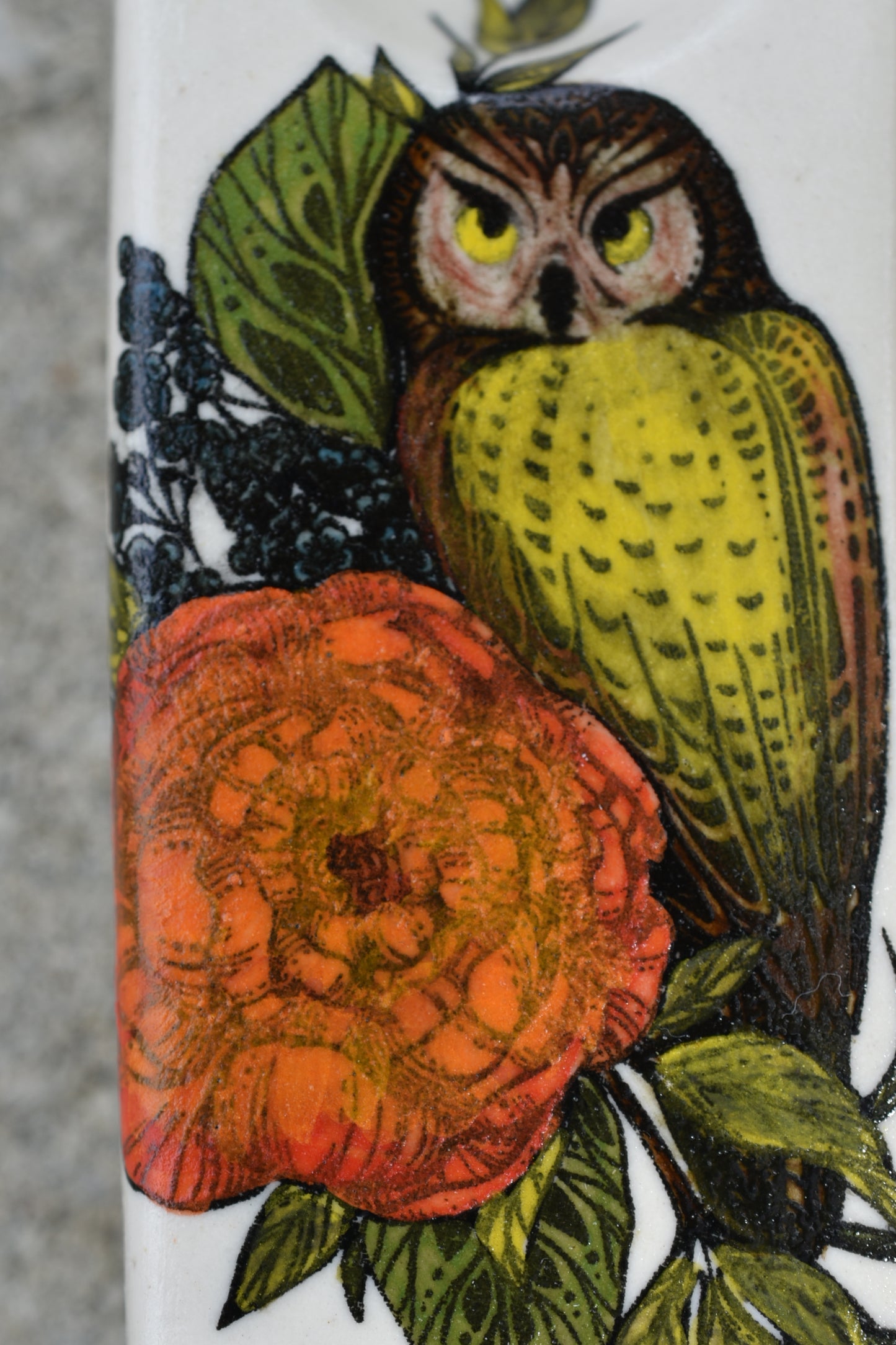 Owl and Flowers, Rectangular Pipe